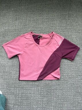 Gymshark Pink and Plum Colorblock Cropped Athletic Top